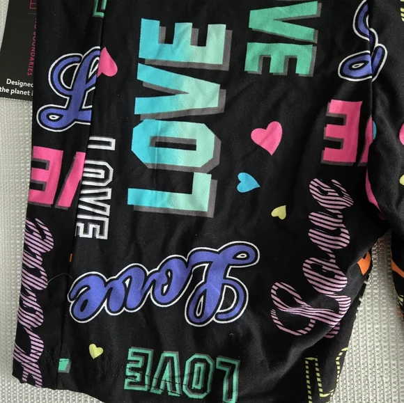 NO BOUNDARIES Stretchy Black LOVE Bike Shorts Youth XL Which is Woman's Large - Picture 11 of 12